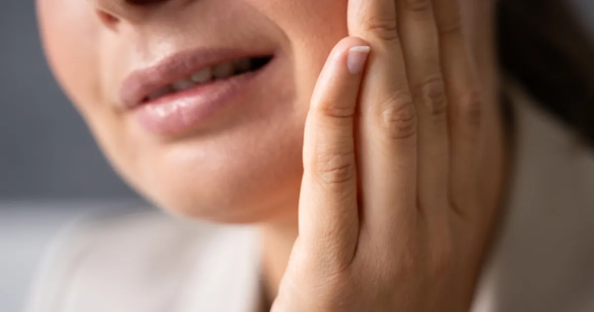 親知らず抜歯後の痛みのピーク時に起こる主な症状