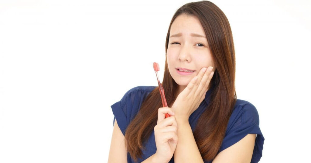 親知らずが痛い女性