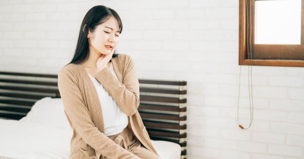 親知らずが痛い女性