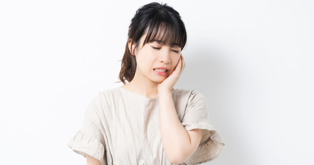 親知らずが横向きに生えると抜歯が必要?放置するリスクと抜歯の判断基準を解説|歯科ハミール高田馬場(88)
